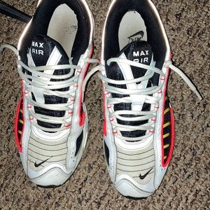 Im here to sell shoes